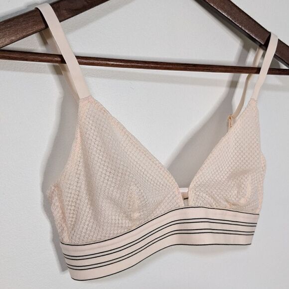 All. You. Lively Bralette - Picture 2 of 6